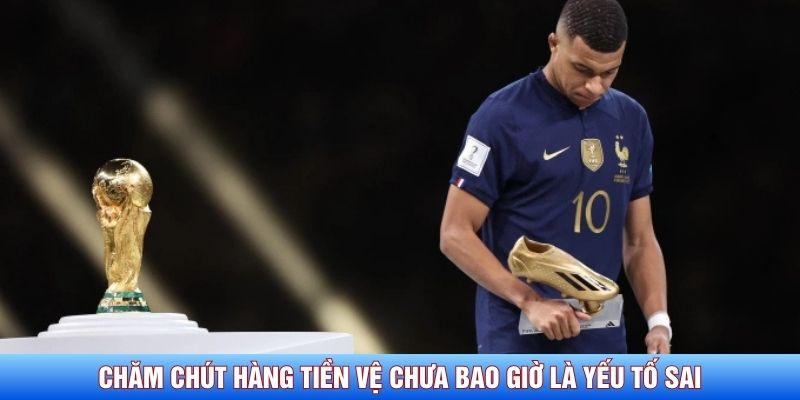 Chăm ch&uacute;t h&agrave;ng tiền vệ chưa bao giờ l&agrave; yếu tố sai